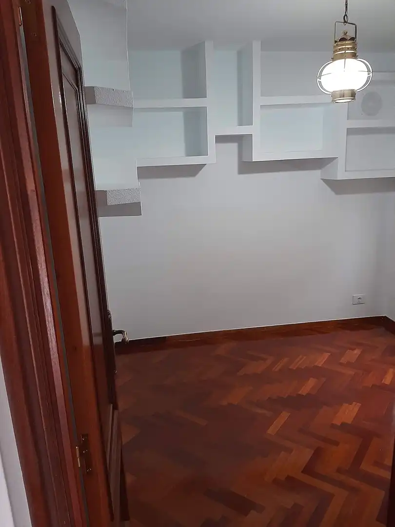 Habitación de Dúplex en venta en Oleiros con Calefacción, Parquet y Terraza