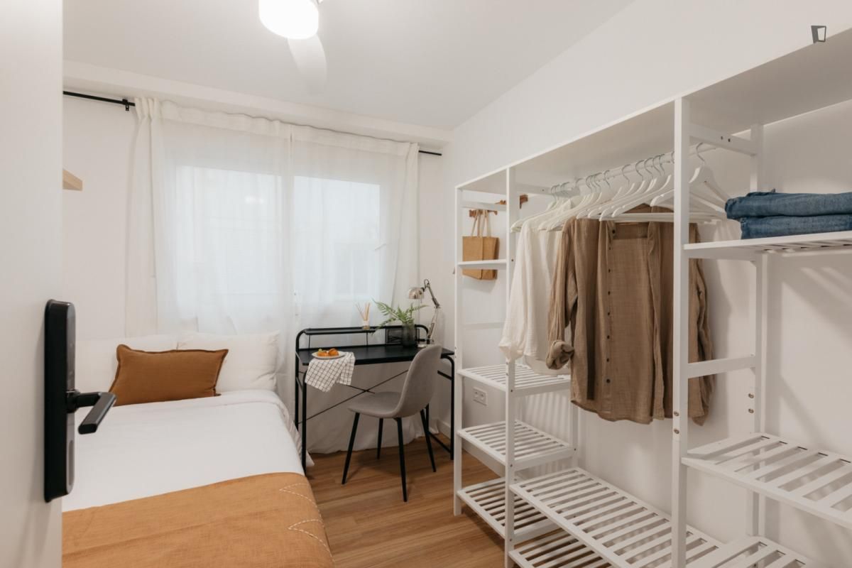Bedroom of Apartment to share in  Valencia Capital  with Furnished, Oven and Washing machine