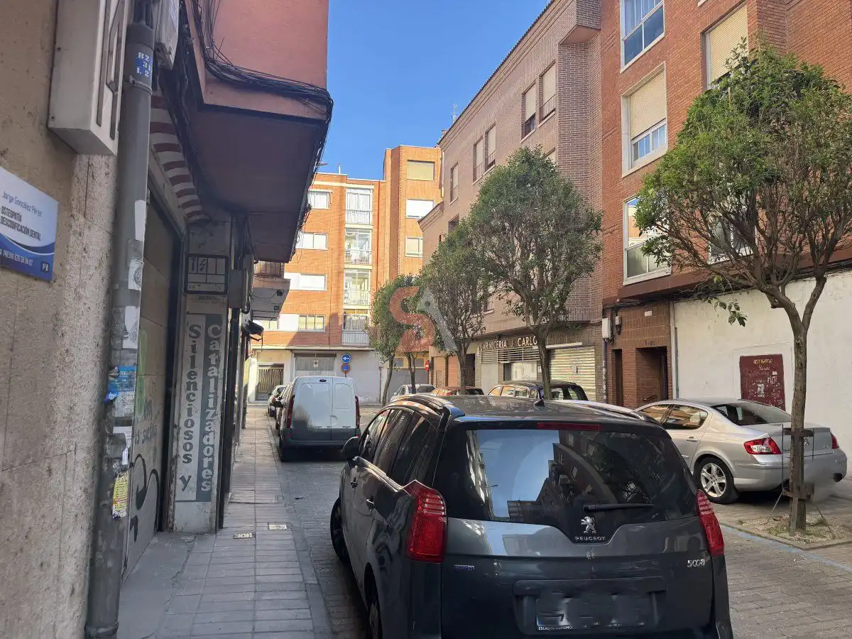 Vista exterior de Piso de alquiler en Valladolid con Calefacción