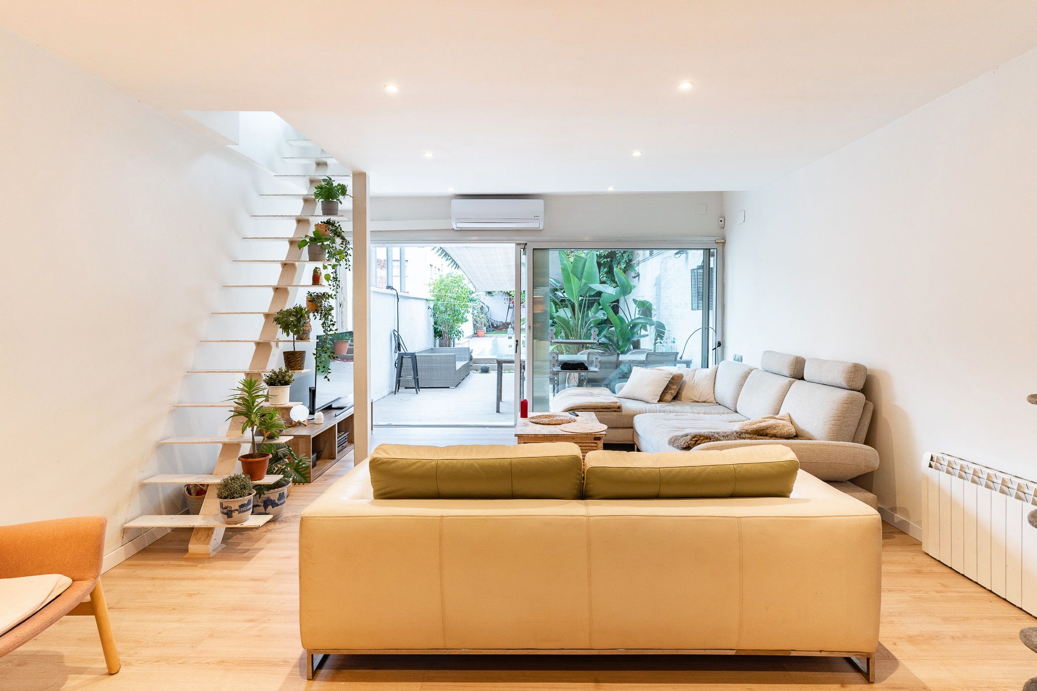 Sala d'estar de Apartament en venda en Mataró amb Aire condicionat, Calefacció i Jardí privat