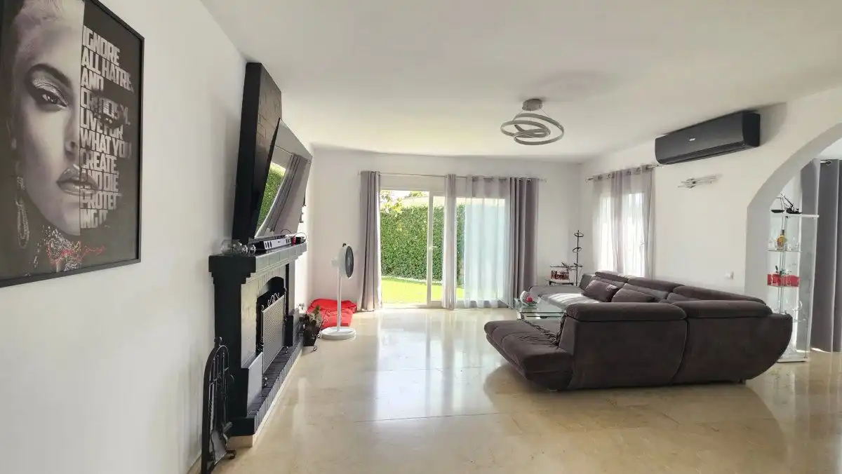 Sala de estar de Casa o chalet en venta en Sotogrande con Aire acondicionado, Jardín privado y Terraza