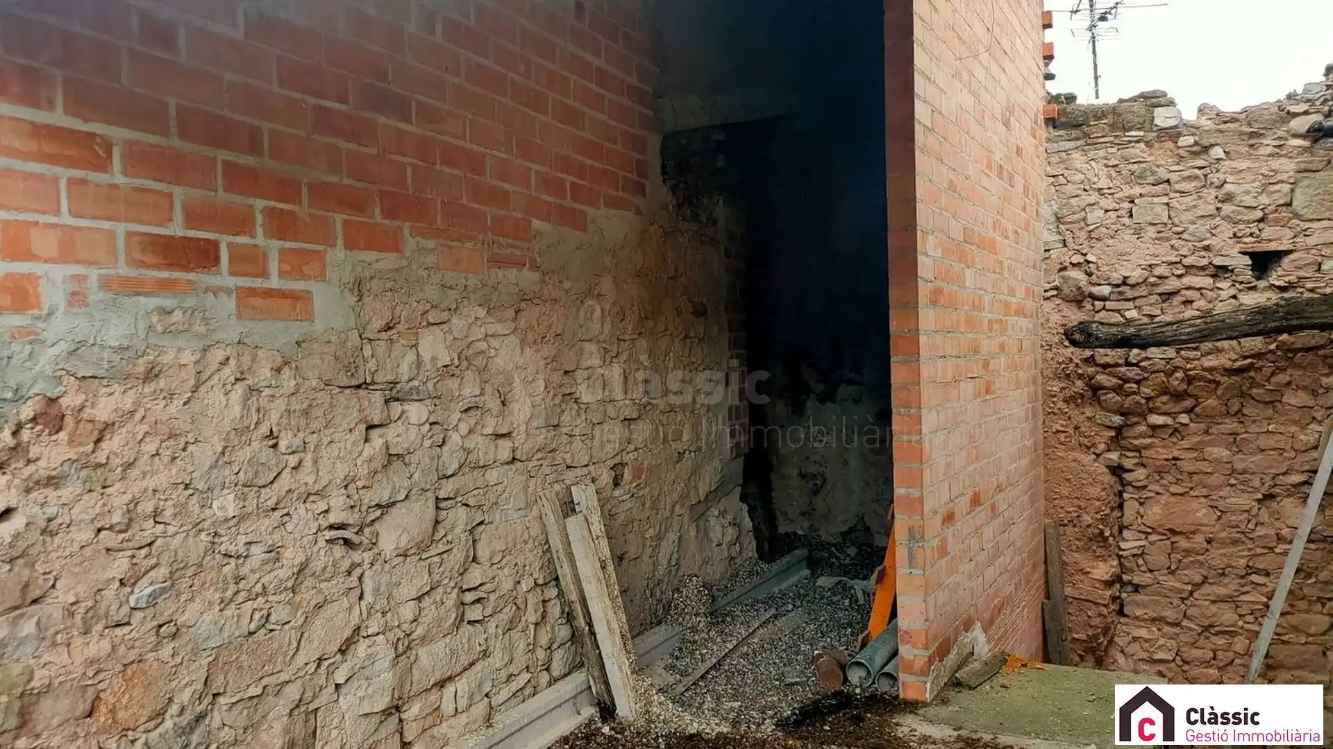 Casa adosada en venda a Els Prats de Rei