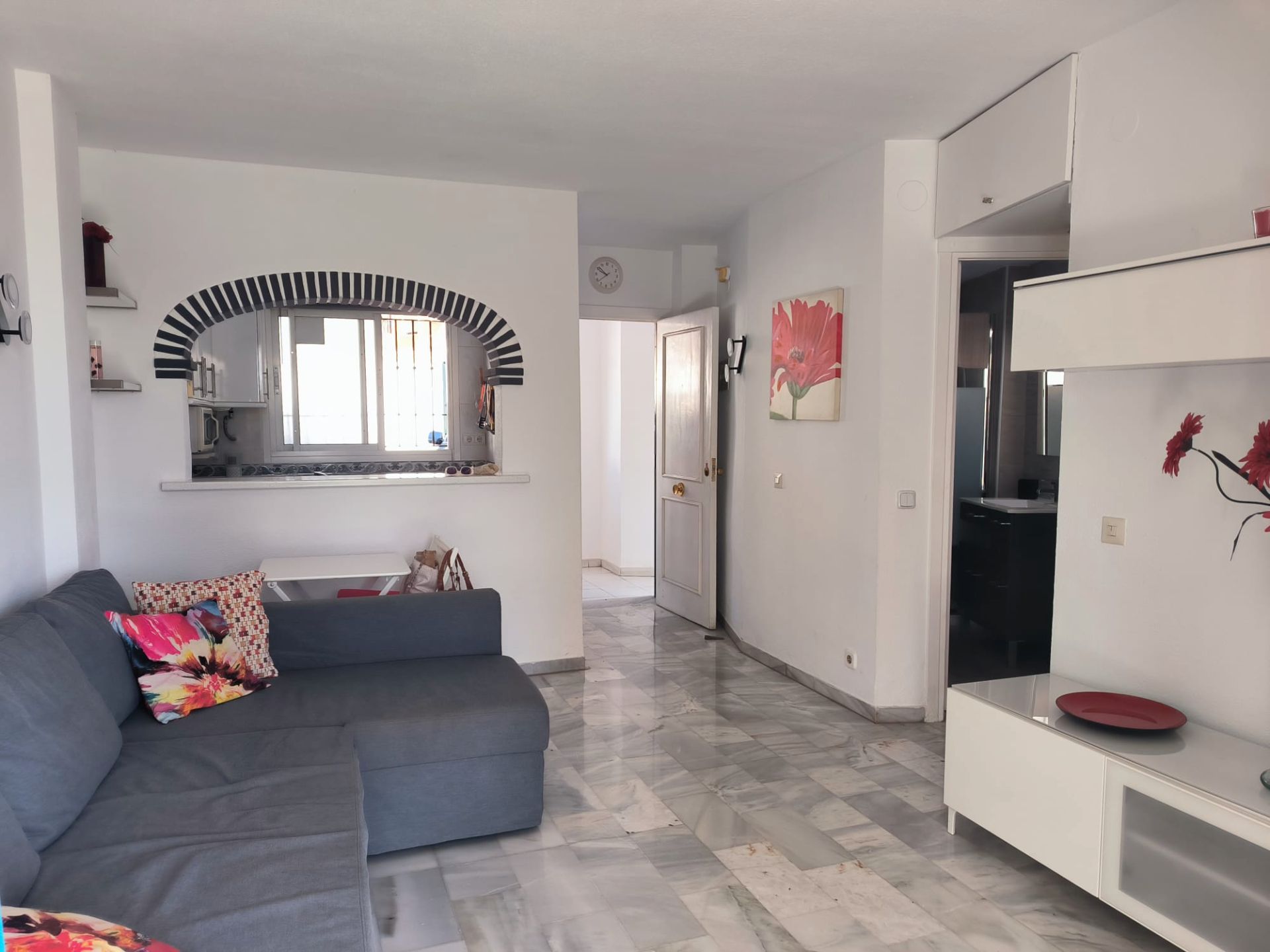 Apartamento en venta en Calle Salvador Allende, 42, La Carihuela - Los Nidos