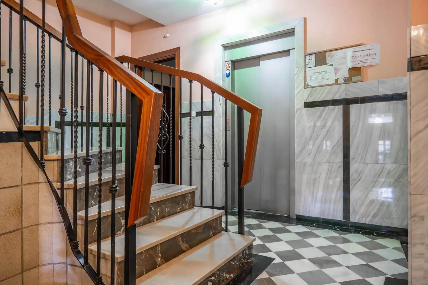 Flat for sale in Granada  with Heating and Furnished
