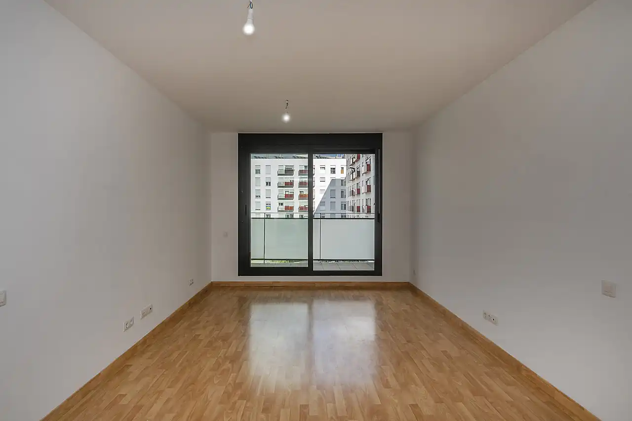 Sala d'estar de Pis en venda en Barcelona amb Aire condicionat, Terrassa i Traster