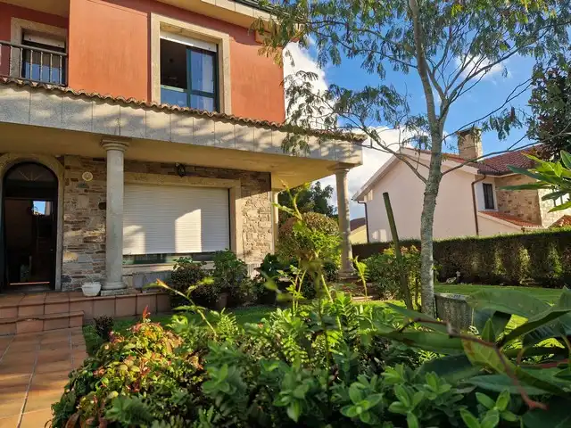 Jardín de Casa o chalet en venta en Teo con Calefacción, Jardín privado y Parquet