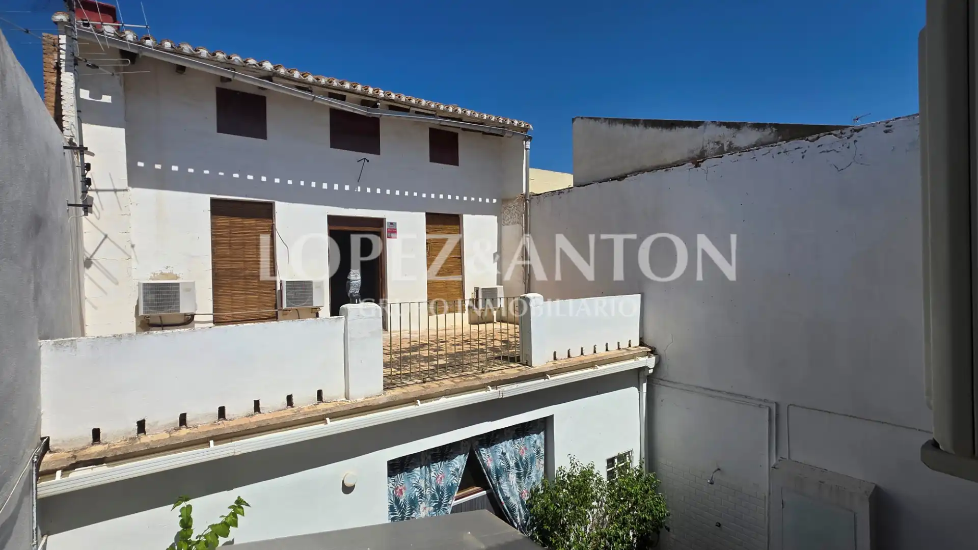 Exterior view of Detached homes for sale in La Pobla de Vallbona  with Air Conditioner, Terrace and Swimming Pool