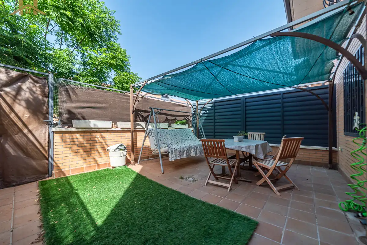 Terraza de Casa adosada en venta en Leganés con Aire acondicionado, Calefacción y Jardín privado