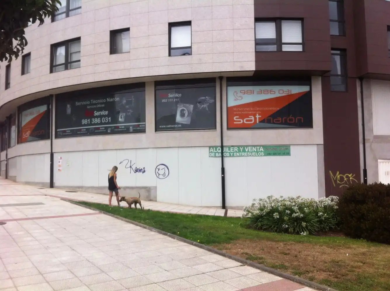 Vista exterior de Local en venta en Narón