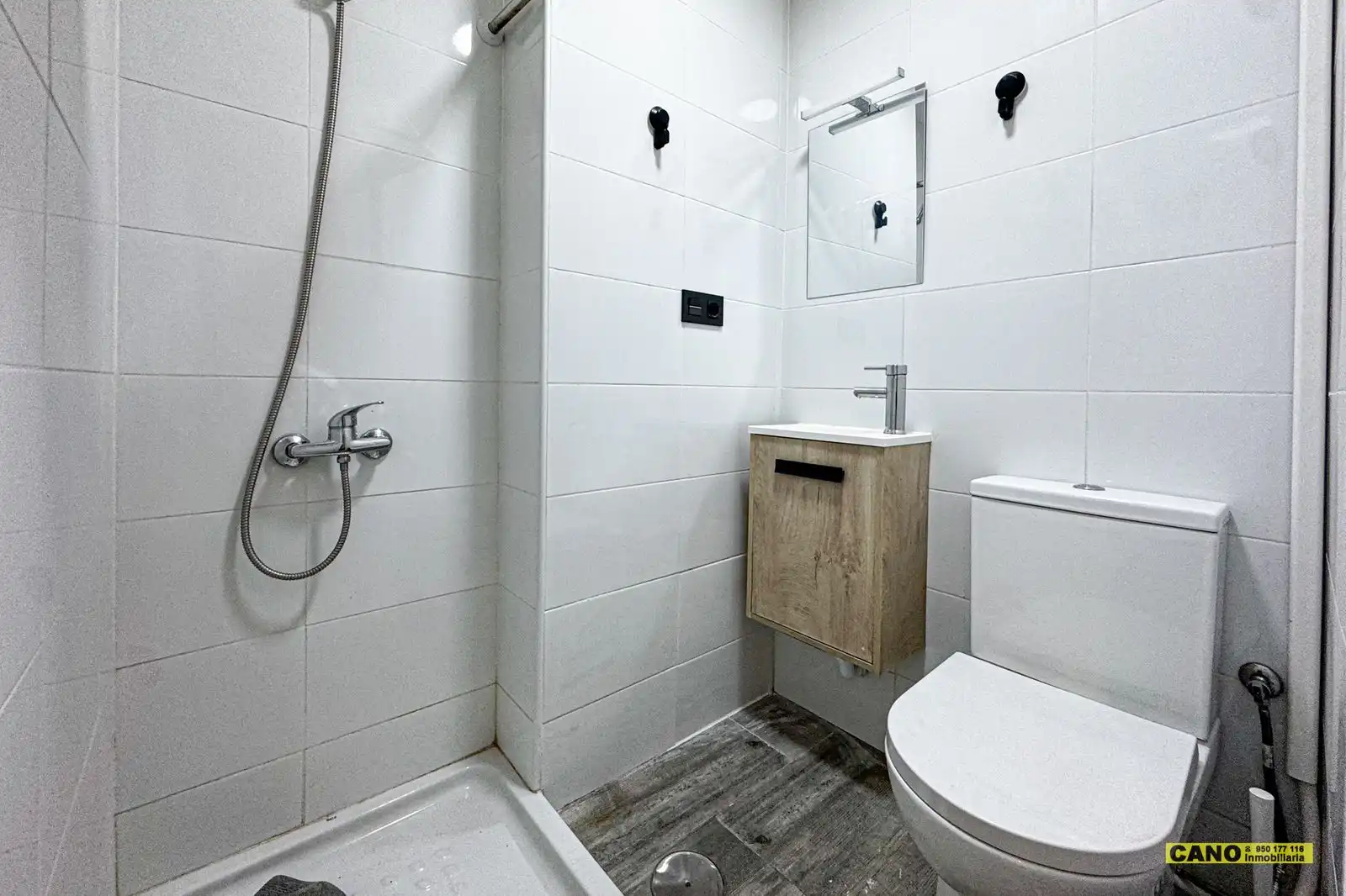 Bany de Pis en venda en Almería