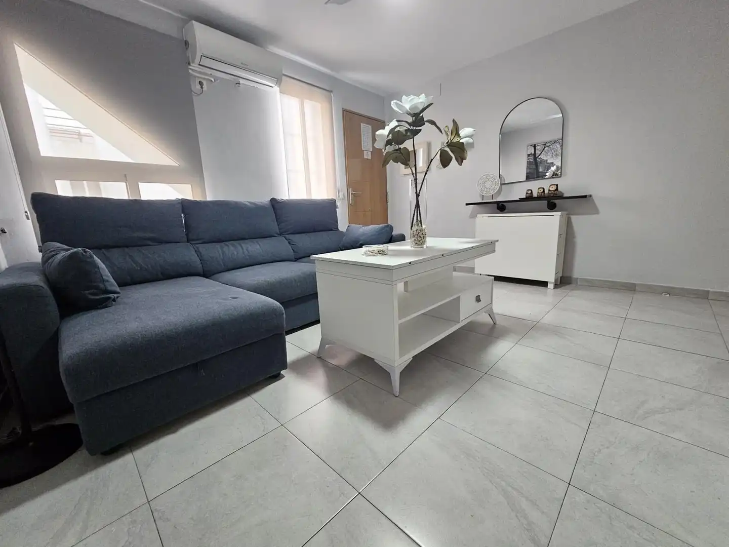 Sala d'estar de Àtic en venda en Córdoba amb Aire condicionat, Calefacció i Parquet