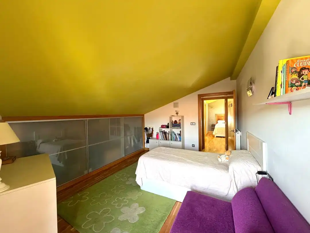 Habitación de Dúplex en venta en Astigarraga con Calefacción y Terraza