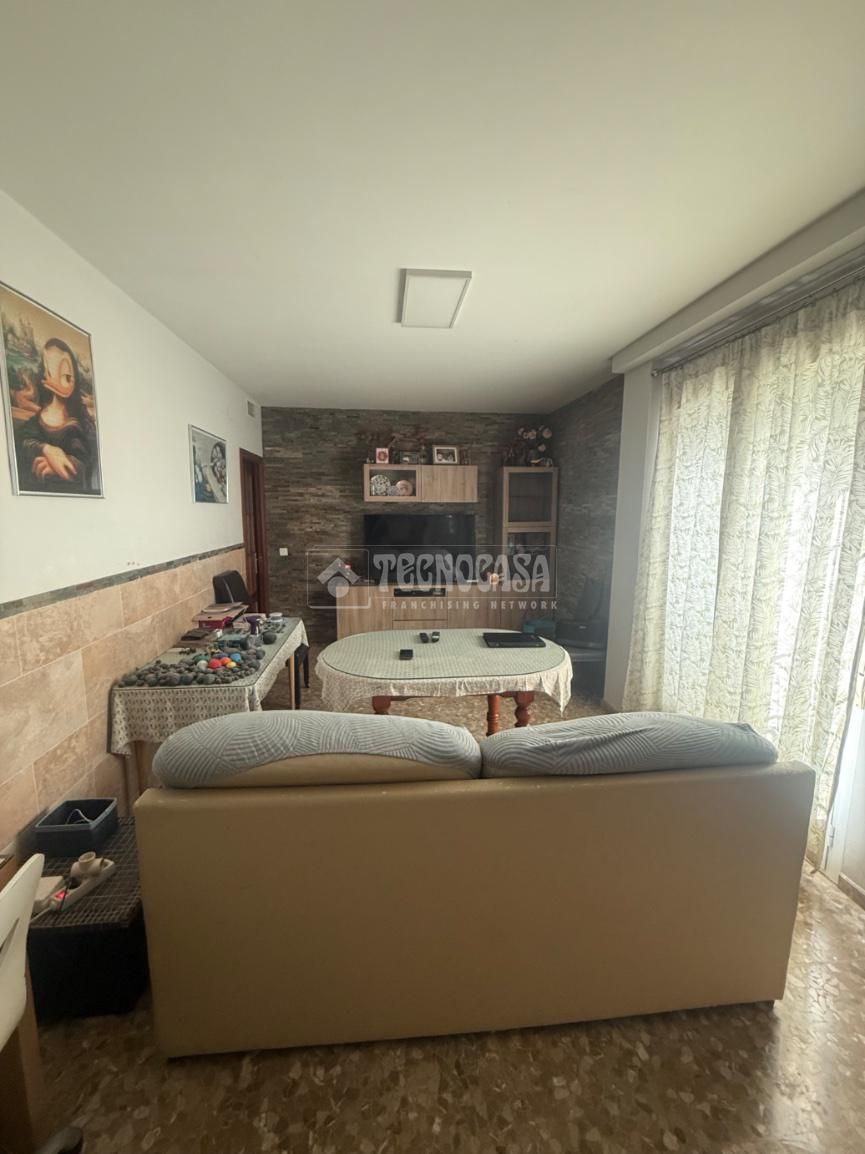 Sala d'estar de Pis en venda en Lucena amb Aire condicionat, Calefacció i Traster