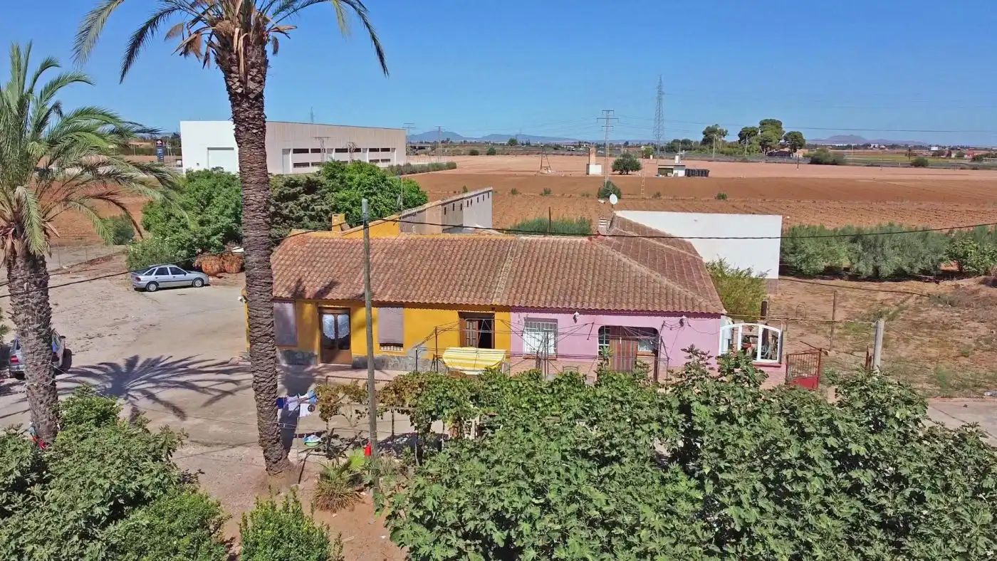 Casa rústica amb jardí en venda a Pedanías Este, imagen 2