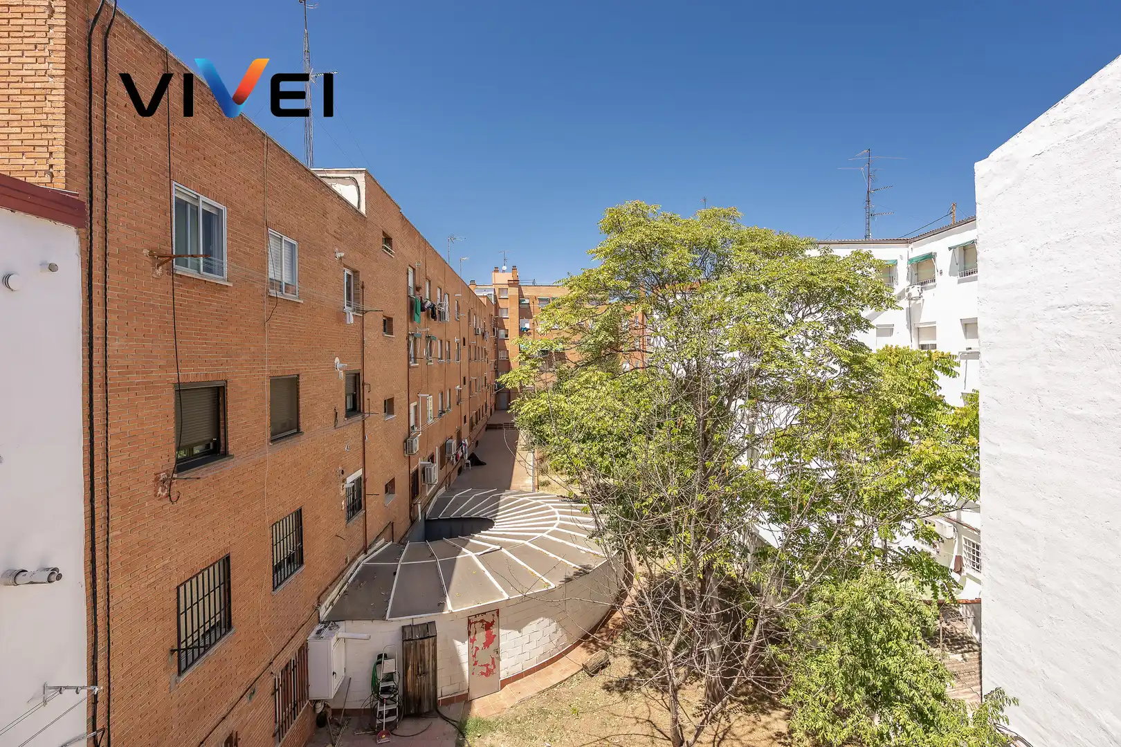 Exterior view of Flat for sale in Madrid  with Heating