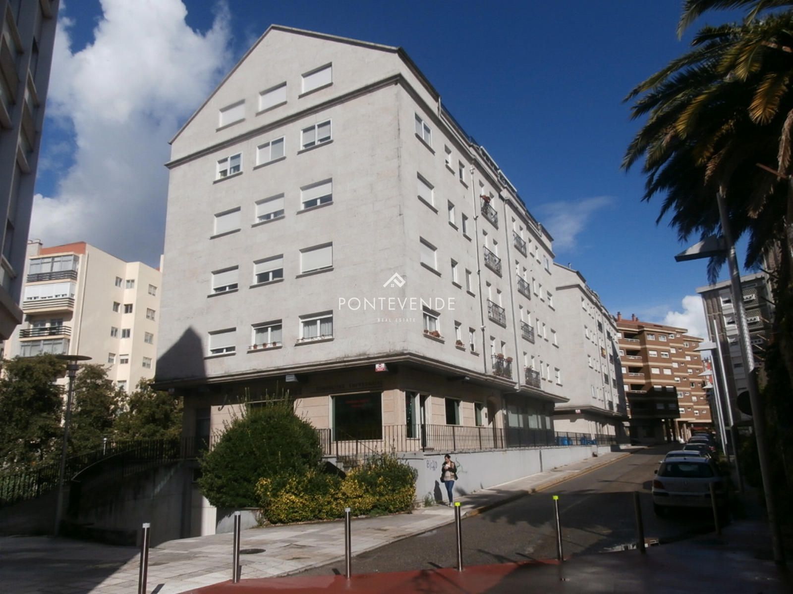 Vista exterior de Pis de lloguer en Pontevedra Capital  amb Calefacció, Traster i Moblat
