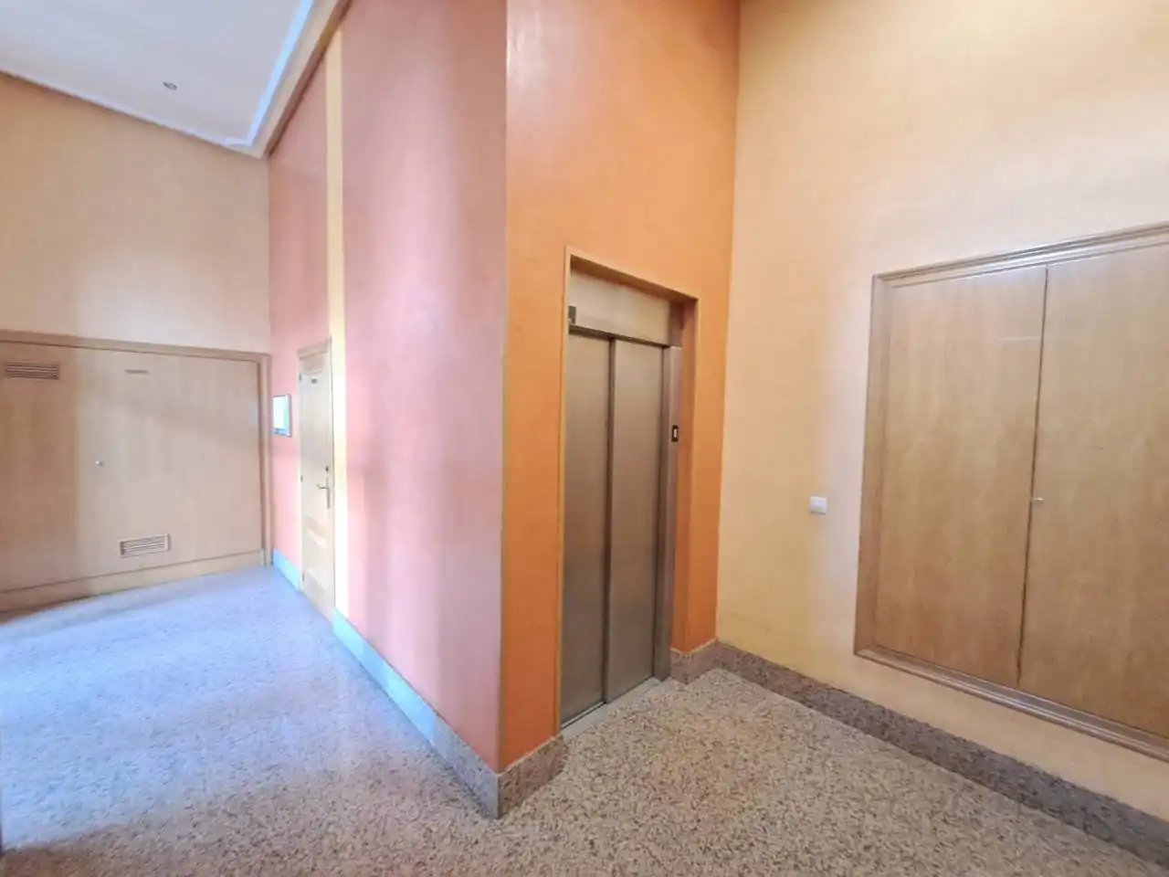 Wohnung zur Miete in Burgos mit Heizung, Parkett und Terrasse