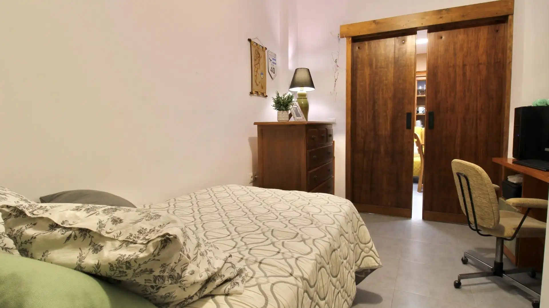 Casa aparellada amb terrassa en venda a Calle de la Gloria, imagen 41