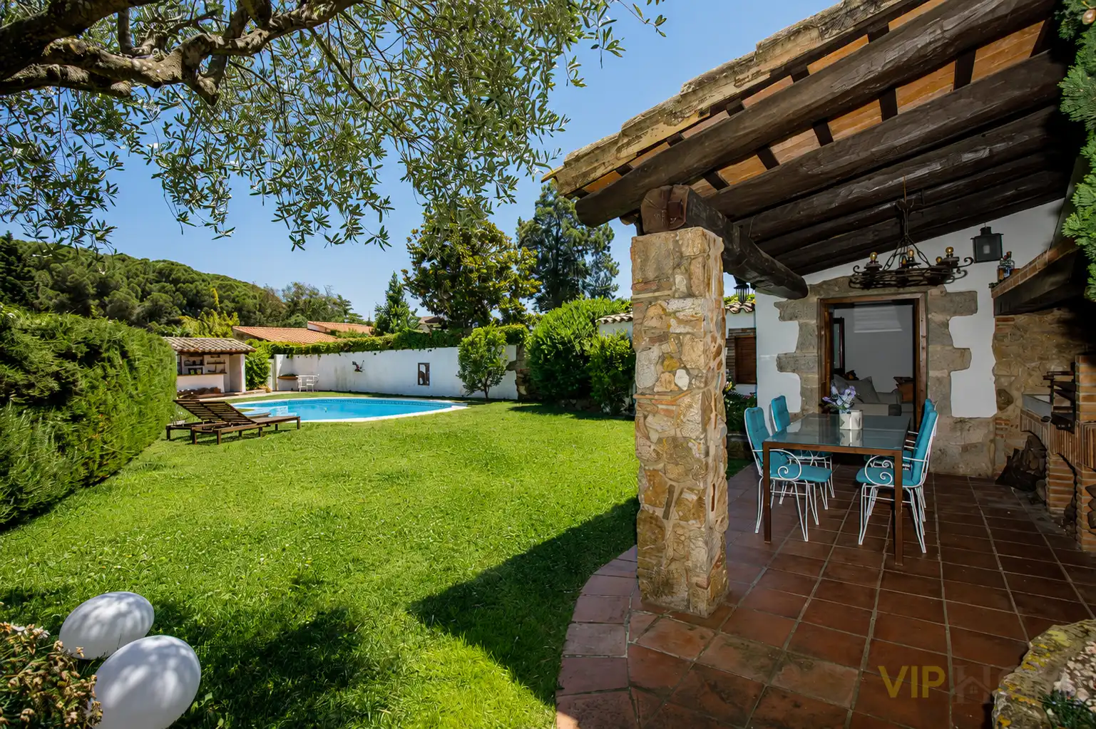 Casa rústica amb piscina en venda a de Fanals