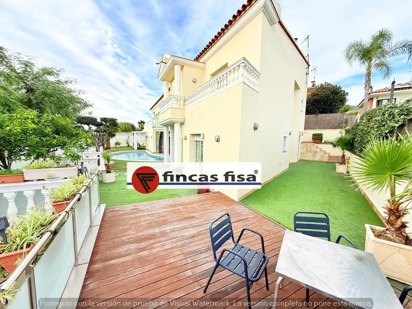 Vista exterior de Casa o xalet en venda en Premià de Dalt amb Aire condicionat, Calefacció i Jardí privat