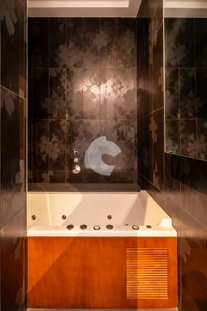 Bathroom of Flat for sale in Ourense Capital   with Heating, Parquet flooring and Storage room