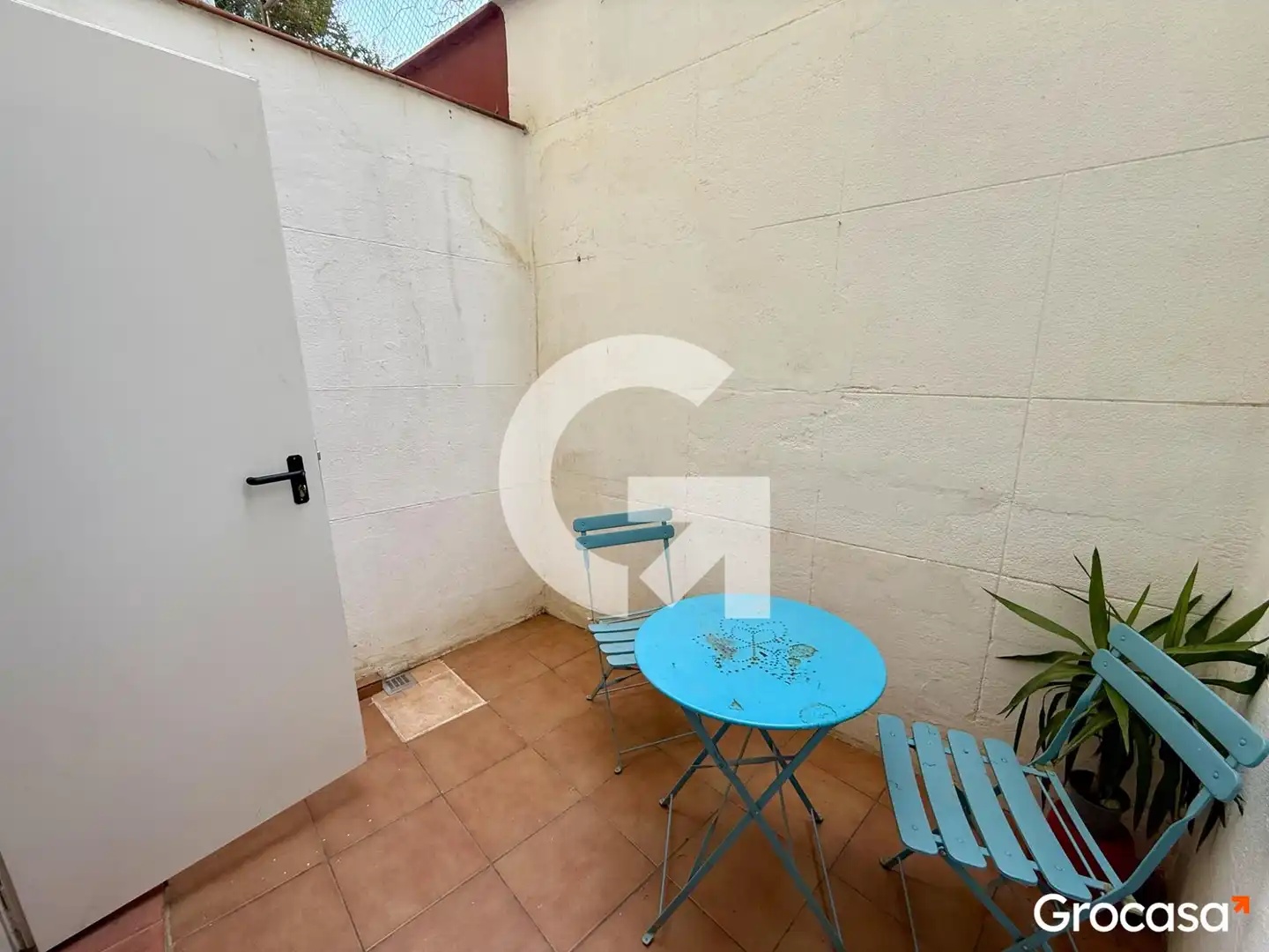 Terrasse von Erdgeschoss zum Verkauf in Barcelona mit Heizung, Möbliert und Ofen