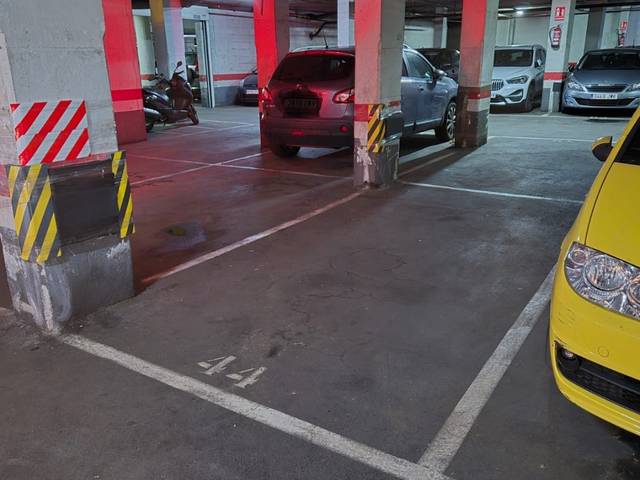 Garaje en Alquiler en Carrer dels Alts Forns, 65 en La Marina del Port