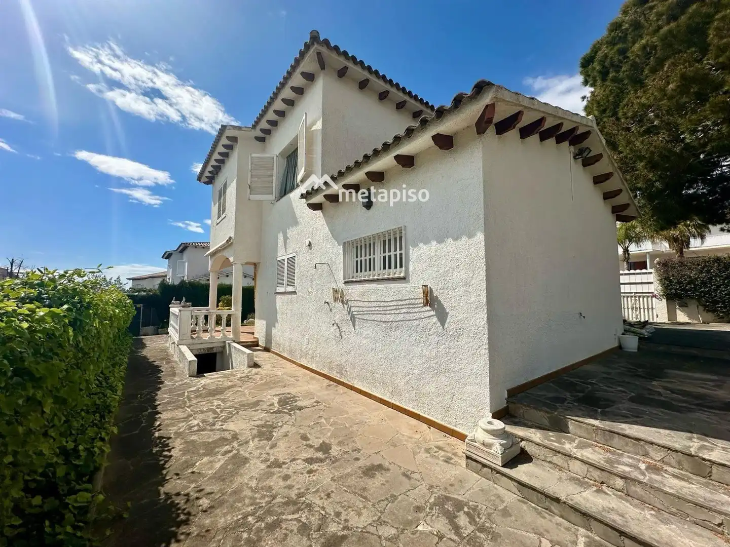 Vista exterior de Casa o xalet en venda en El Vendrell amb Terrassa, Traster i Piscina