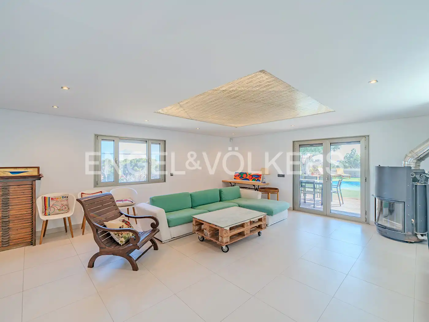Sala d'estar de Casa o xalet en venda en Alicante / Alacant amb Aire condicionat, Calefacció i Jardí privat