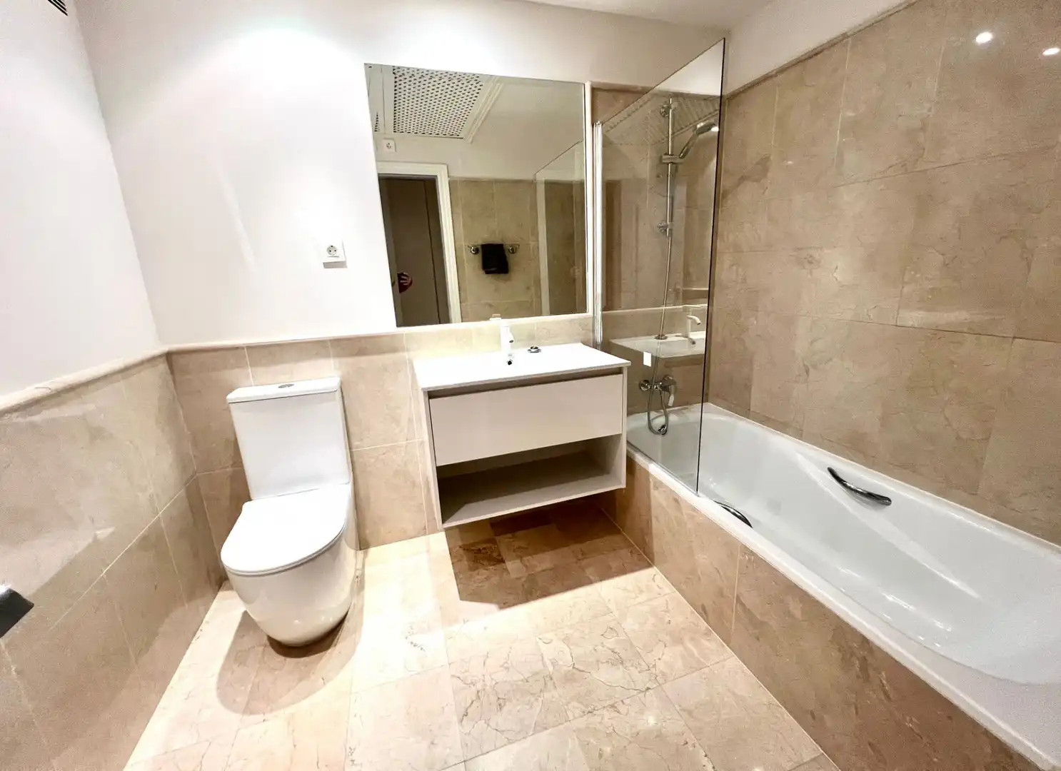 Apartament amb piscina en venda a Estepona Pueblo, imagen 17