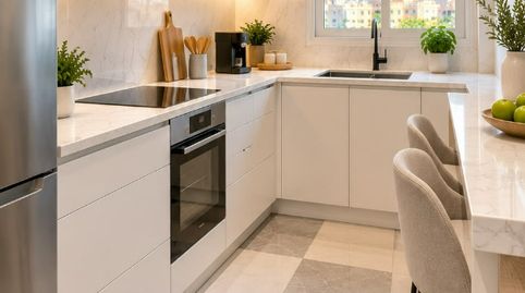 Foto 2 de Piso en venta en Avenida Juan XXIII, La Unión - Cruz de Humilladero - Los Tilos, Málaga Capital