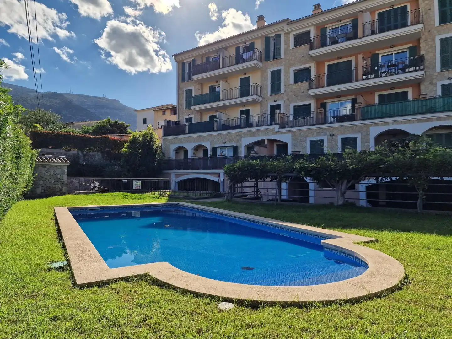 Piscina de Apartament de lloguer en Sóller amb Calefacció
