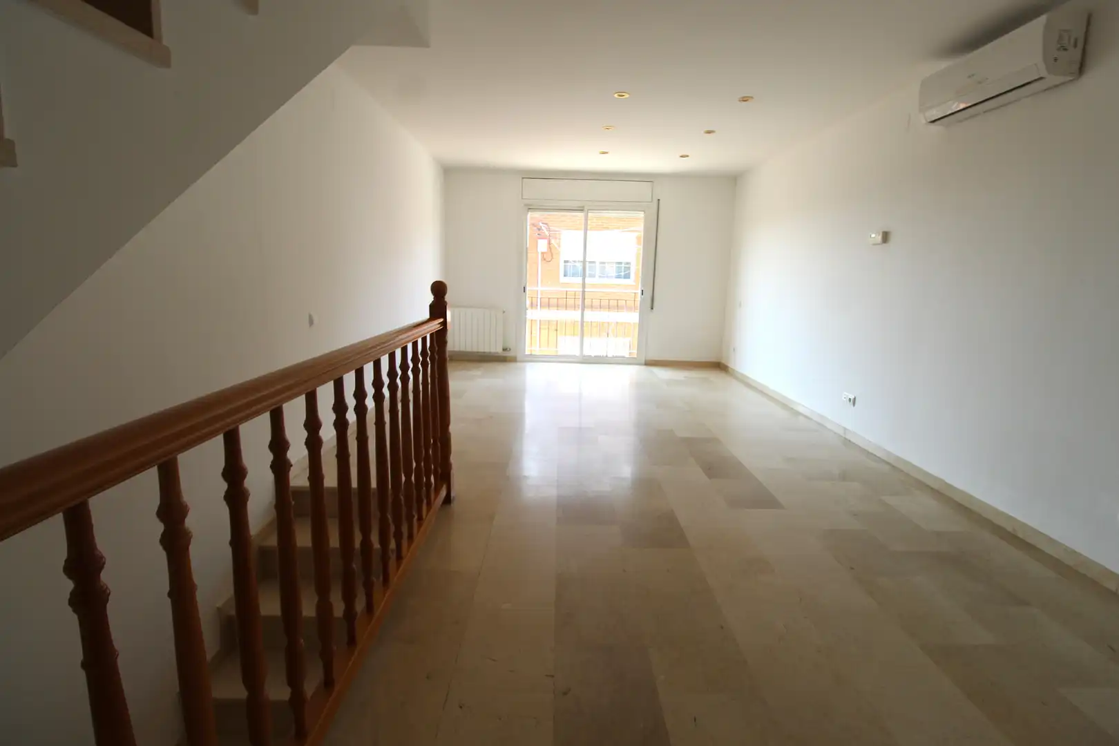 Casa adosada en venta en Rubí con Aire acondicionado, Calefacción y Terraza