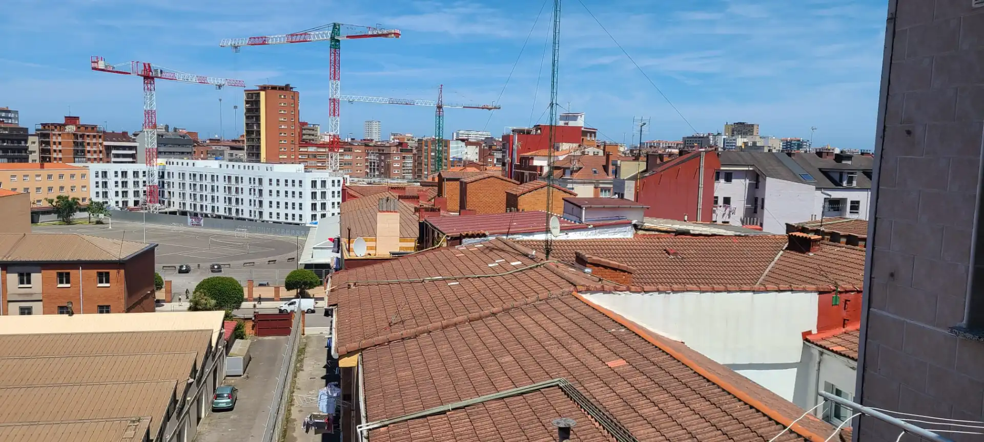 Exterior view of Flat for sale in Gijón   with Parquet flooring, Furnished and Oven