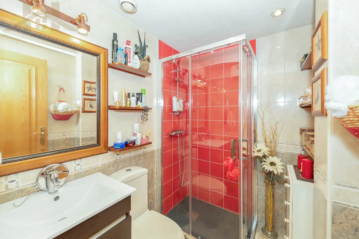 Bathroom of Flat for sale in Pinto  with Heating, Terrace and Balcony