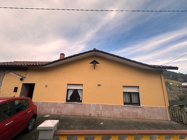 Exterior view of House or chalet for sale in Soto del Barco  with Heating, Private garden and Terrace