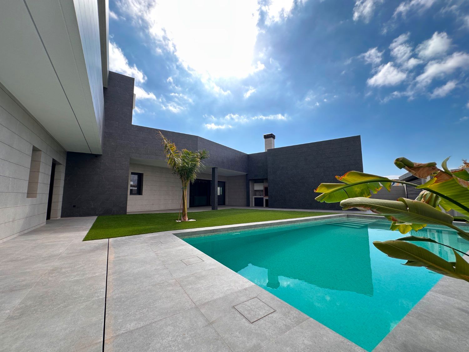Swimming pool of House or chalet for sale in San Pedro del Pinatar  with Air Conditioner, Heating and Storage room