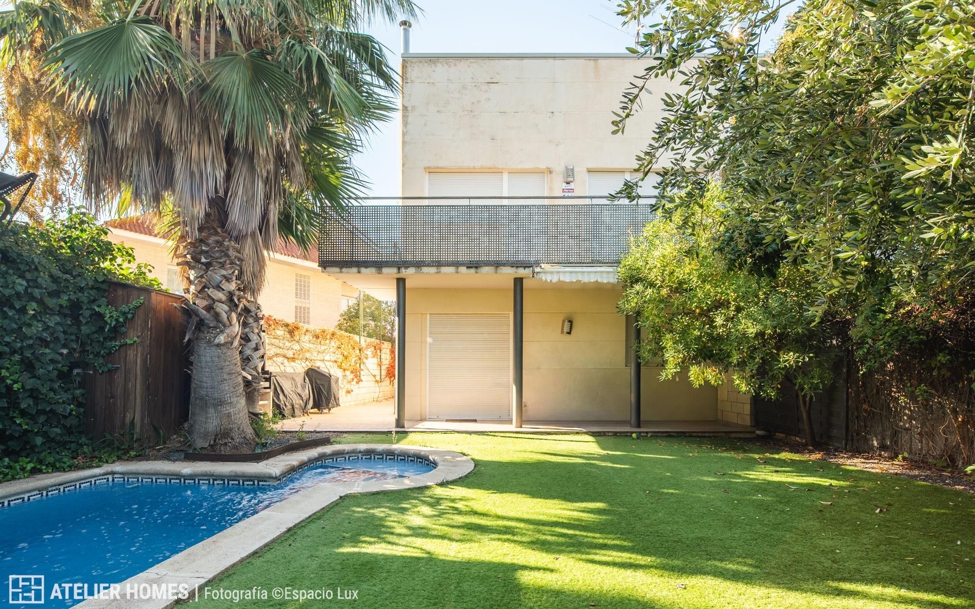 Vista exterior de Casa adosada en venta en  Zaragoza Capital con Calefacción, Jardín privado y Parquet