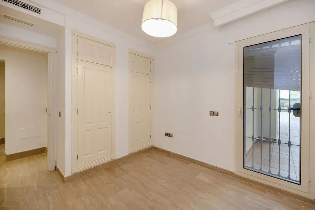 Wohnung zum Verkauf in Marbella mit Heizung, Terrasse und Gemeinschaftspool