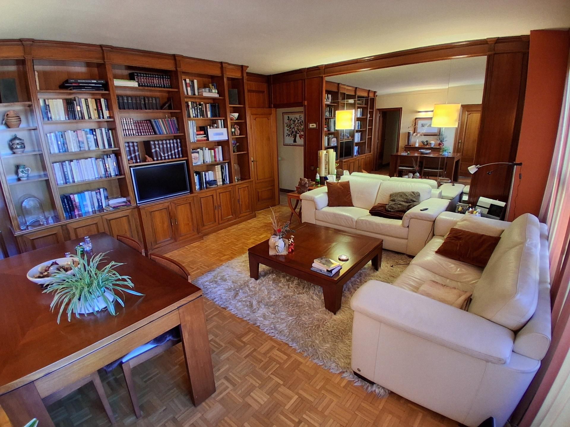 Sala d'estar de Pis en venda en  Madrid Capital amb Calefacció