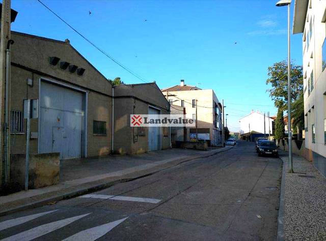 Terreno residencial en Venta en Ramón Y Cajal, 15 en Cadrete