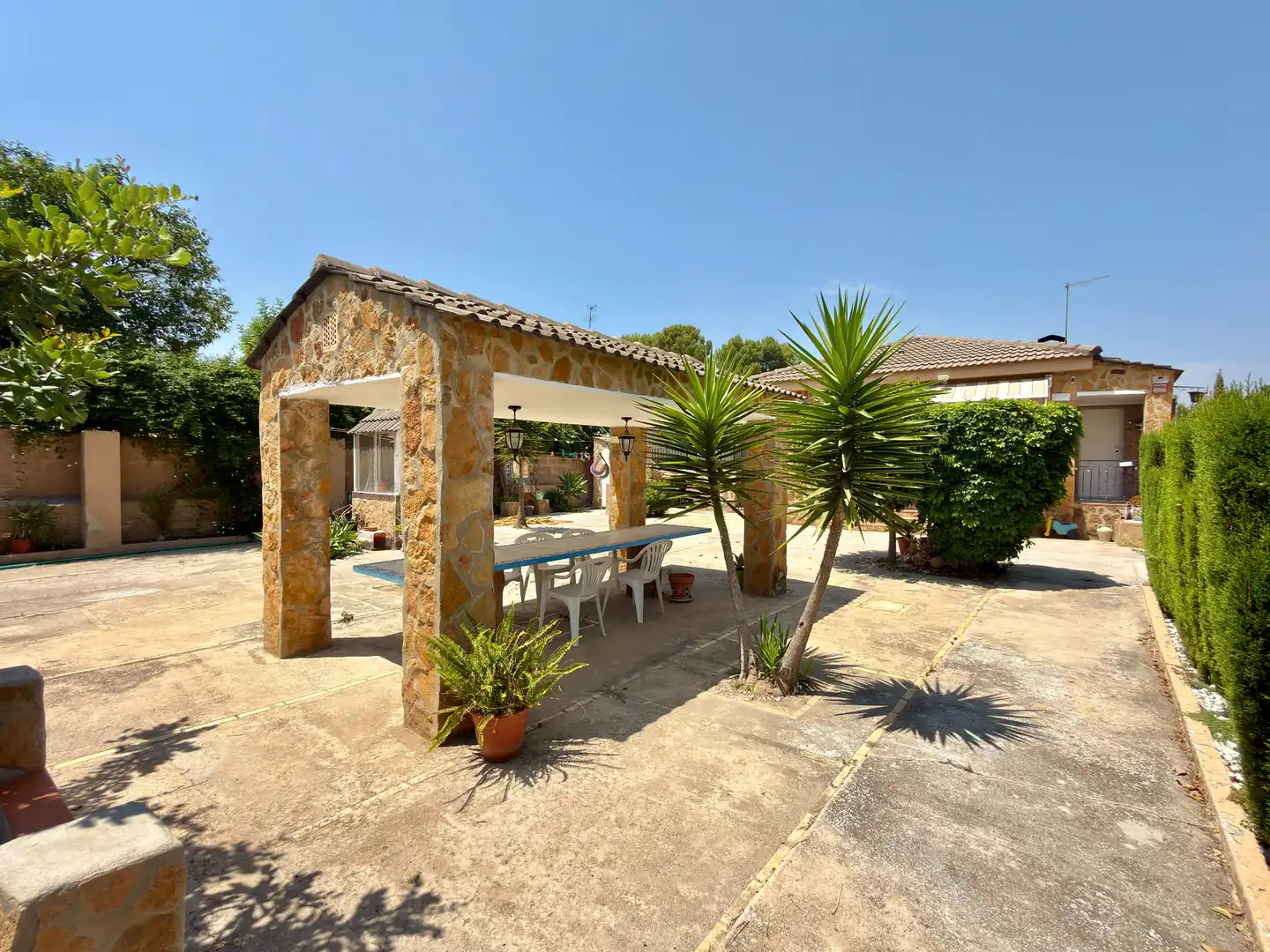 Jardí de Casa o xalet en venda en Chiva amb Aire condicionat, Jardí privat i Terrassa