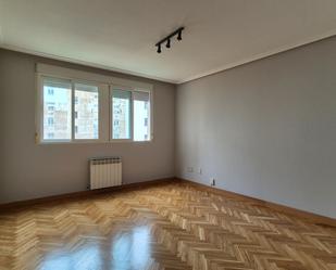 Dormitori de Apartament en venda en Palencia Capital amb Calefacció, Parquet i Traster