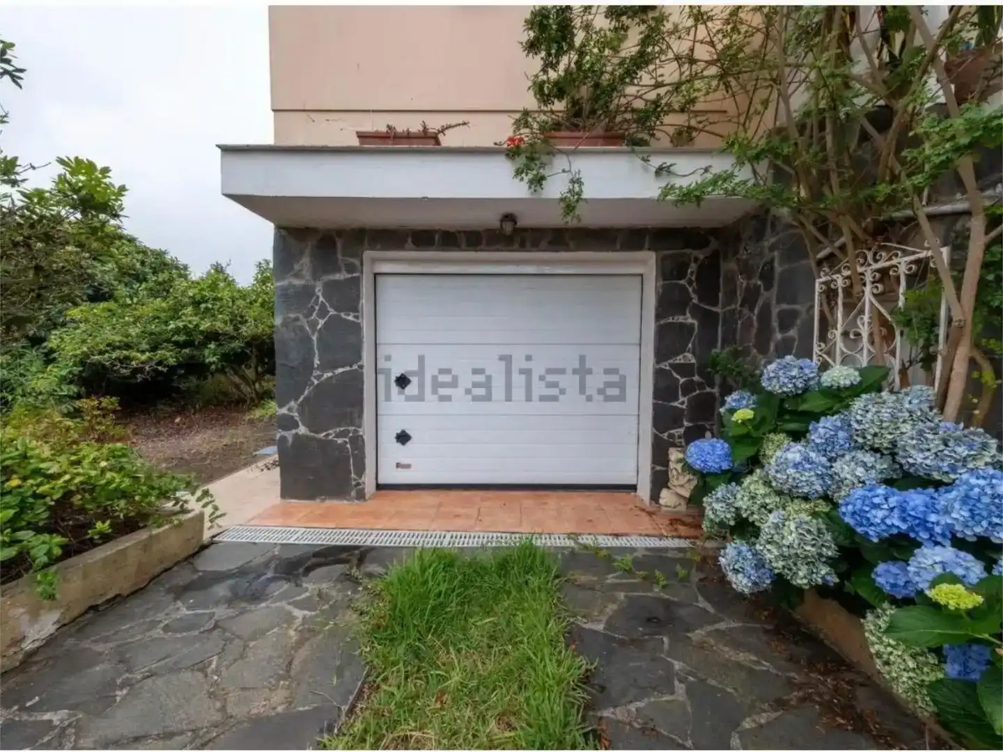 Vista exterior de Pis en venda en Arucas amb Jardí privat, Traster i Piscina
