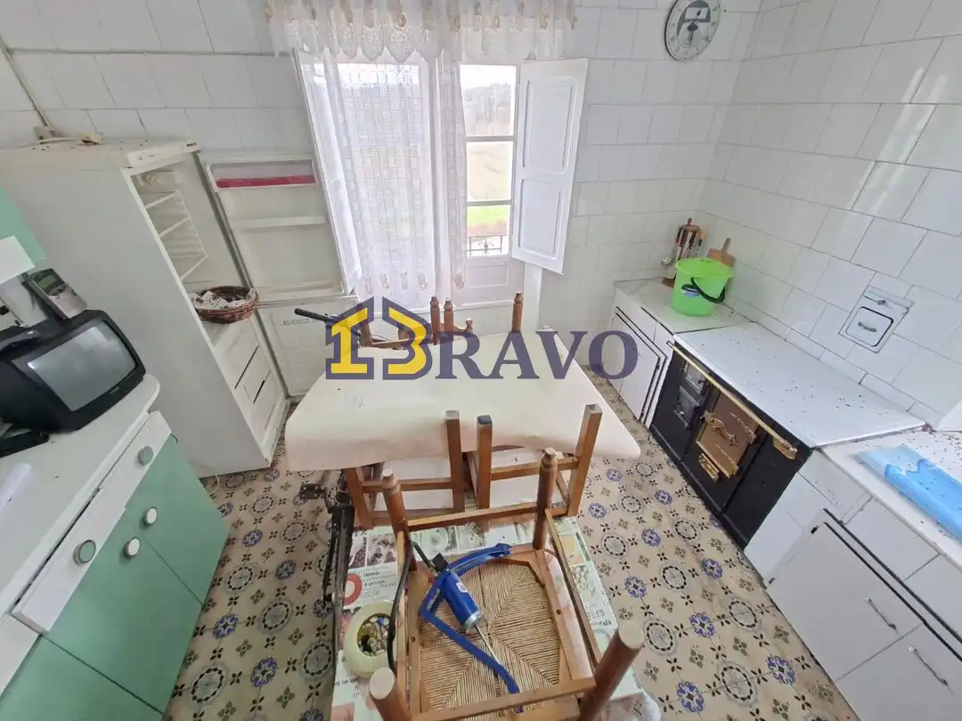 Cocina de Piso en venta en Villarcayo de Merindad de Castilla la Vieja con Calefacción y Amueblado