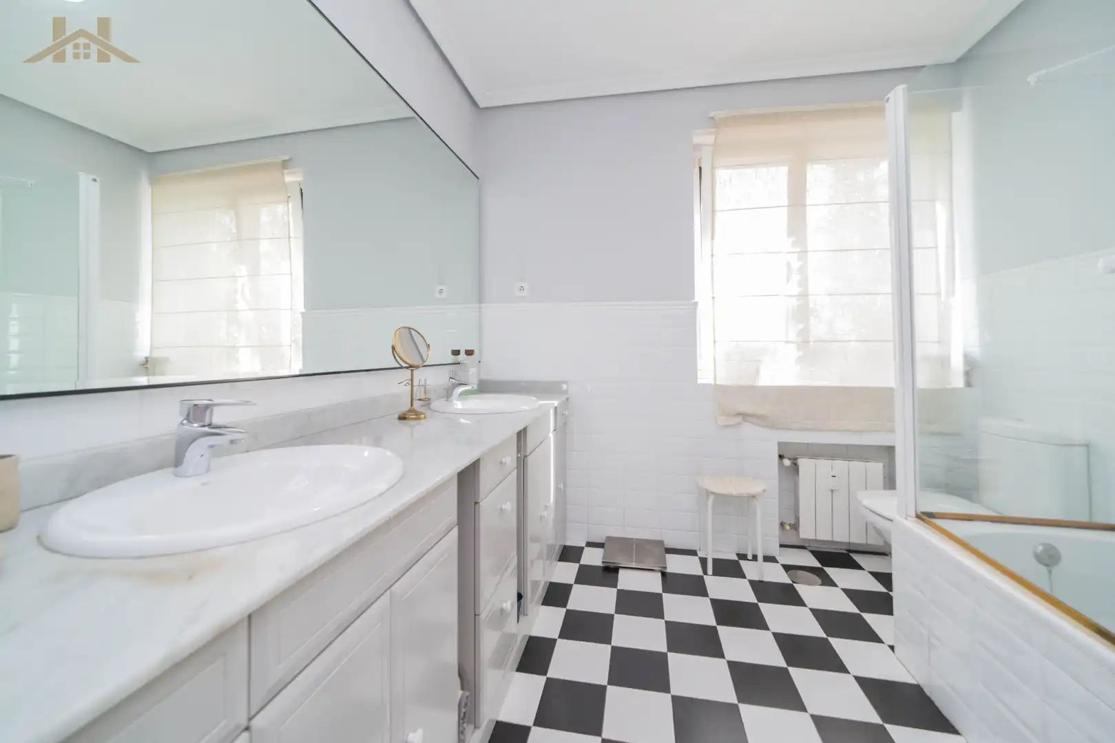 Baño de Piso en venta en Pozuelo de Alarcón con Aire acondicionado, Calefacción y Terraza