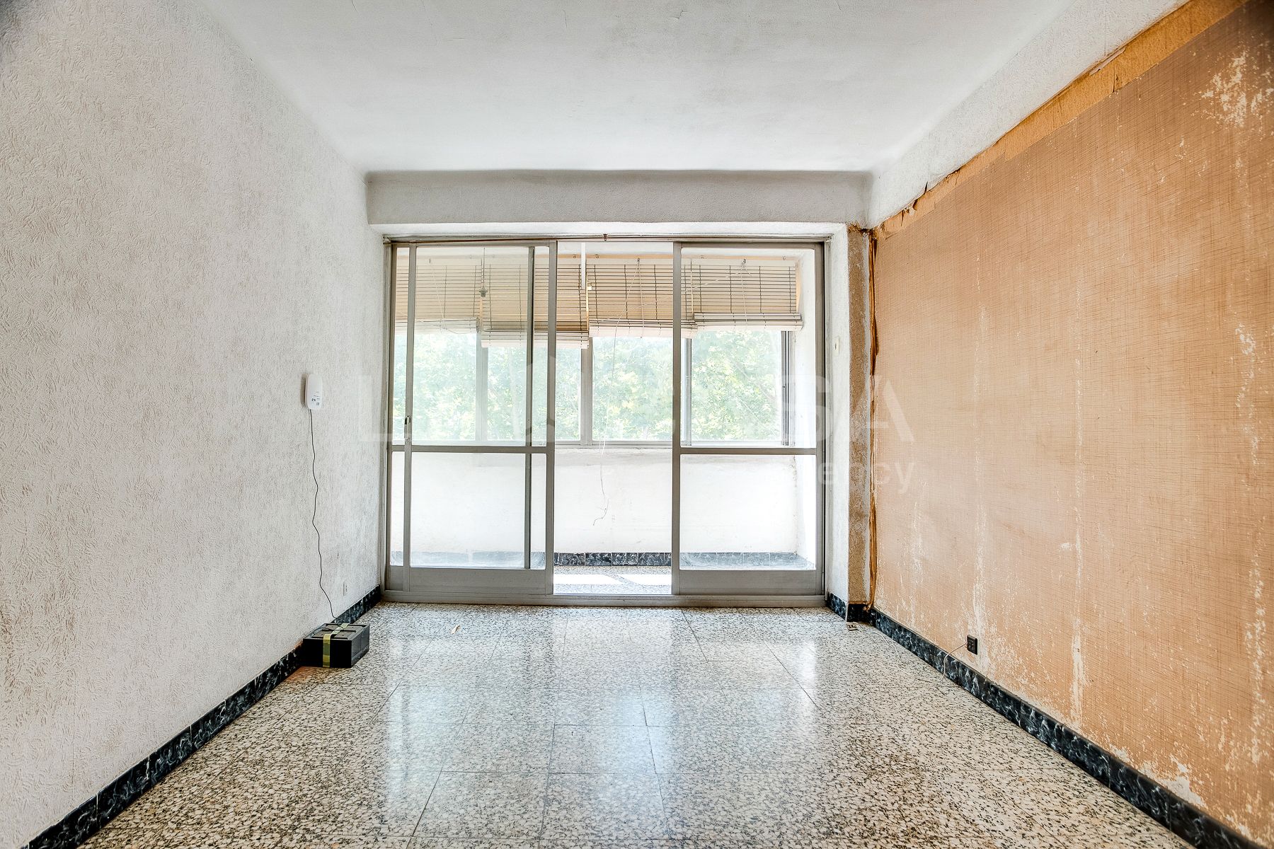 Piso en venta en  Barcelona Capital con Balcón