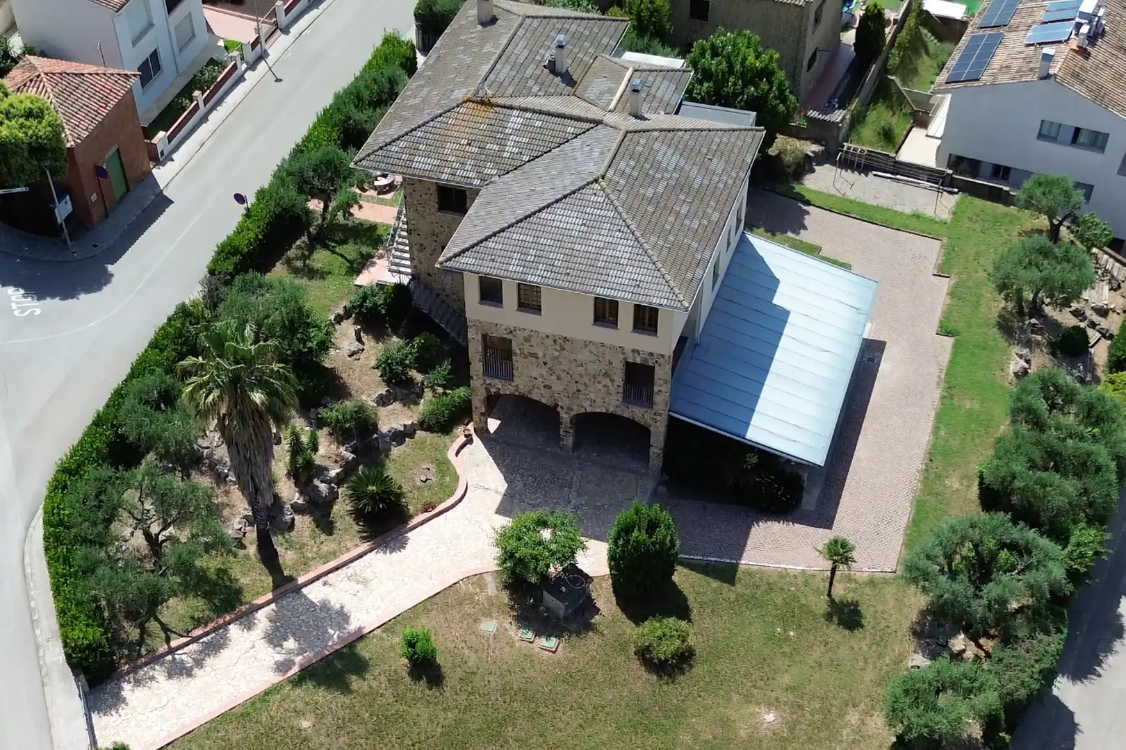 Vista exterior de Casa o chalet en venta en La Bisbal d'Empordà con Calefacción, Jardín privado y Terraza