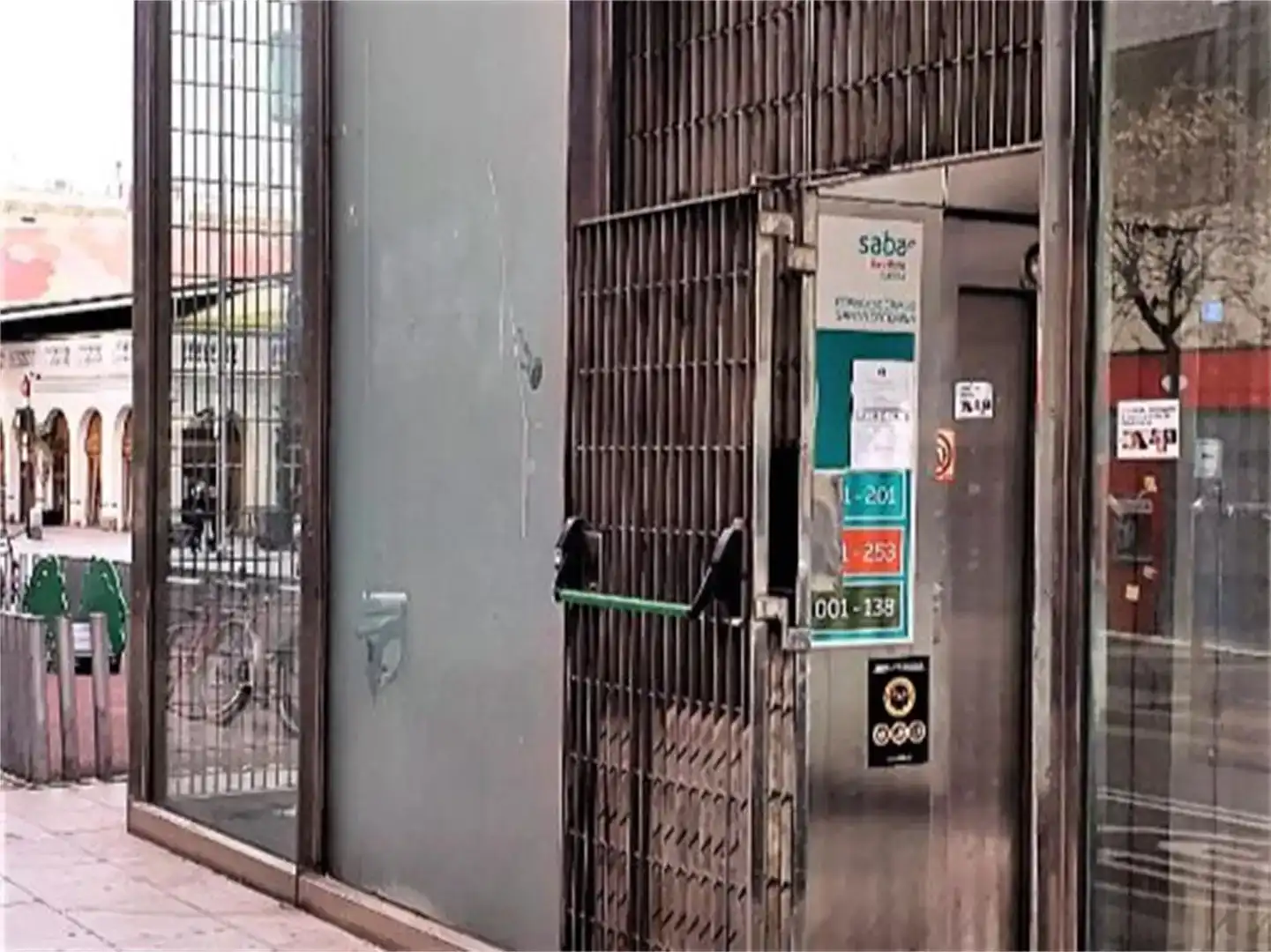 Vista exterior de Garaje en venta en Barcelona