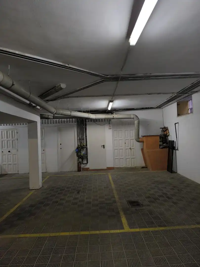 Garage for sale in Rodrigo de Triana, Triana Casco Antiguo